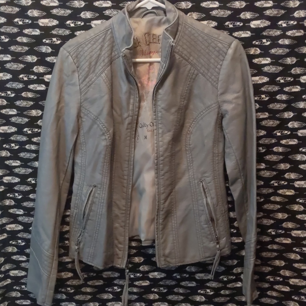 🍒✨✨HOST PICK✨✨🍒Big Chill Vintage Silver J